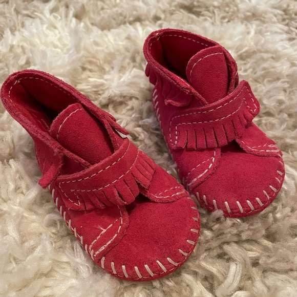 Minnetonka Toddler Suede Leather Moccasin Bootie w/fringe-Sz 3-New without tags - Picture 2 of 10